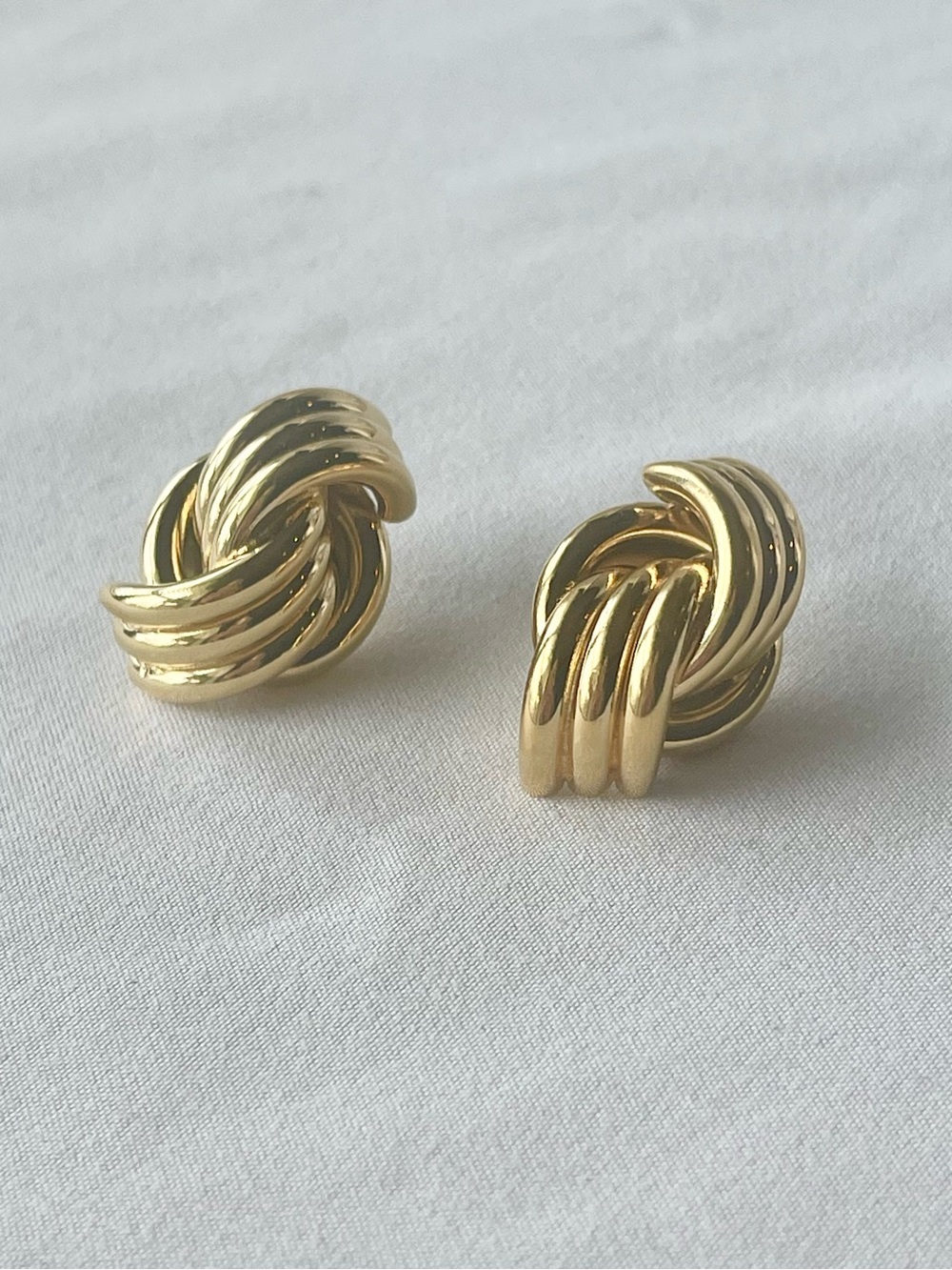 Vintage Gold Tone Swirl Knot Earrings Chunky Statement Pierced 80s Style
